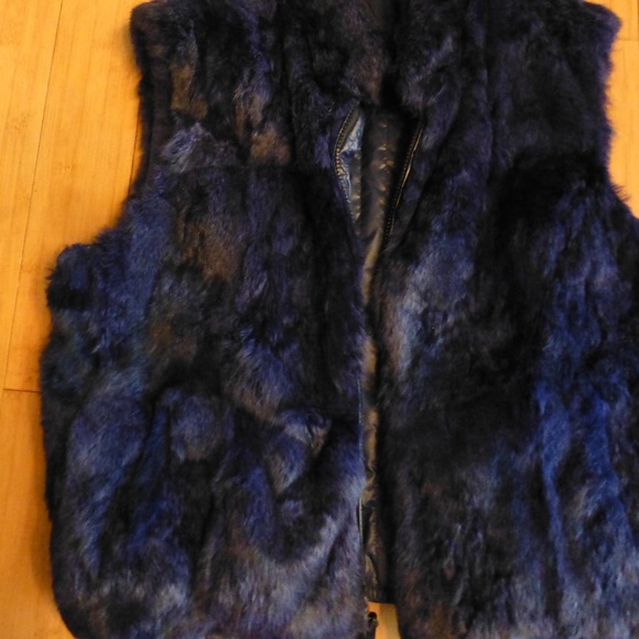 Reversible genuine rabbit fur to poly zip up warm vest - Picture 5 of 5